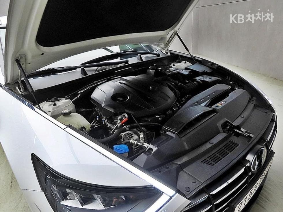 Хюндай Соната (DN8)2.0 Premium - 19