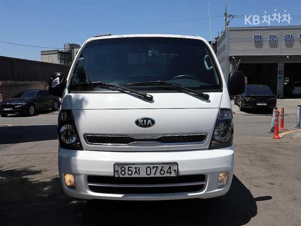 Kia Bongo 3 (light truck) 1 Ton King Cab Extra Long CRDi Luxury - Image 1