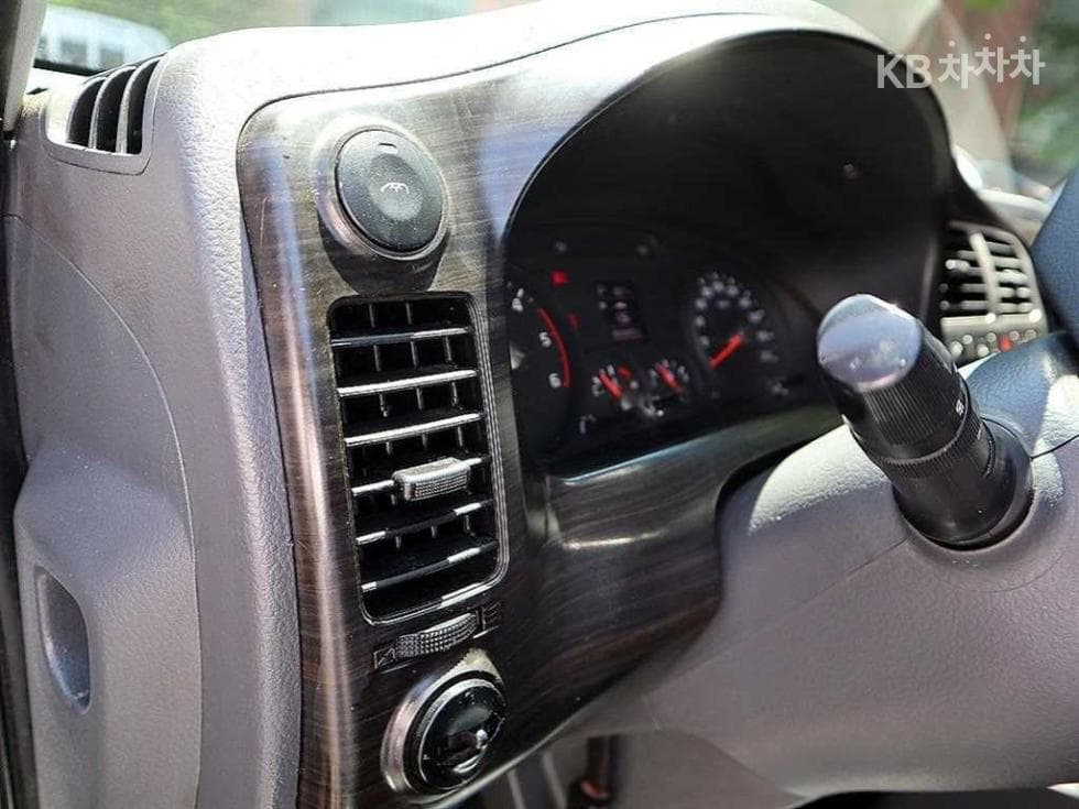 Kia Bongo 3 (light truck)1 Ton King Cab Extra Long CRDi Luxury - 16