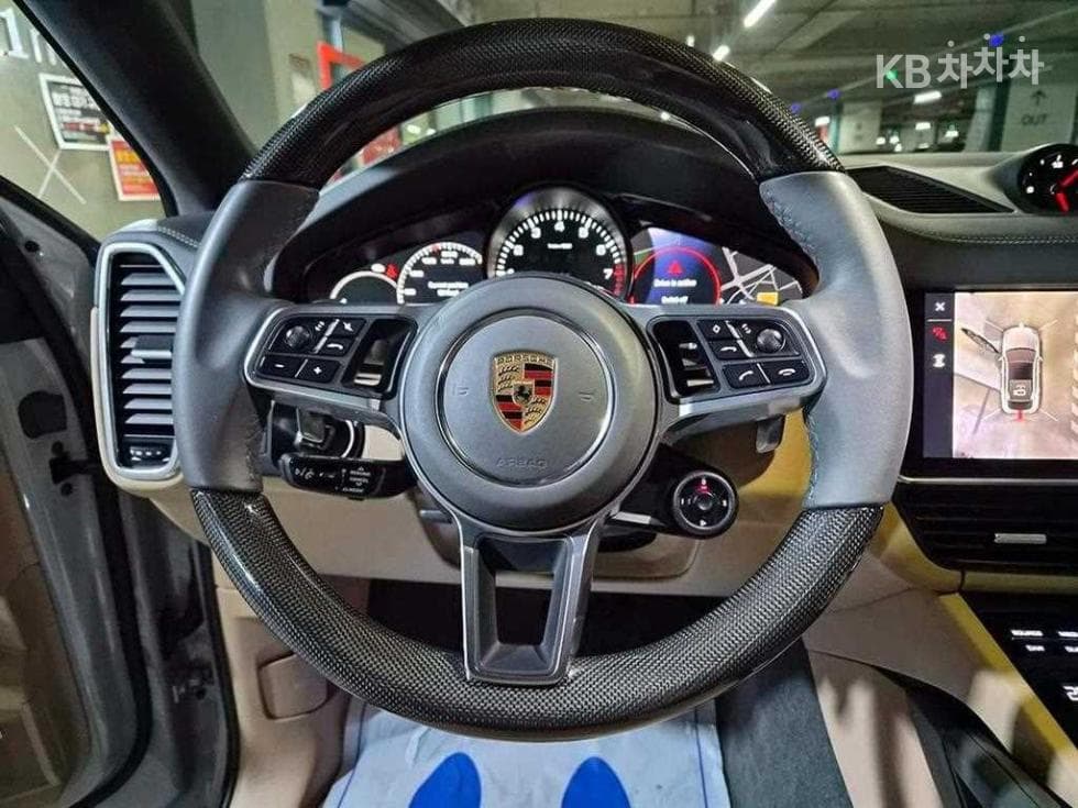 Porsche Cayenne(9Y0)3.0 Coupe Standard - 9