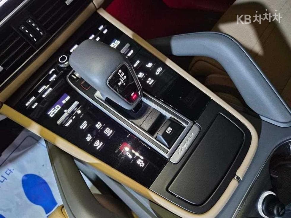 Porsche Cayenne(9Y0)3.0 Coupe Standard - 10