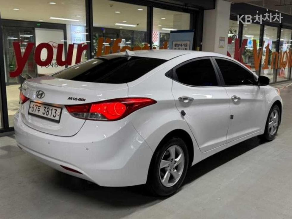 Hyundai Avante (Elantra)MDM16 GDi LUXURY - 4