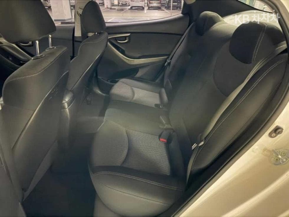 Hyundai Avante (Elantra)MDM16 GDi LUXURY - 7