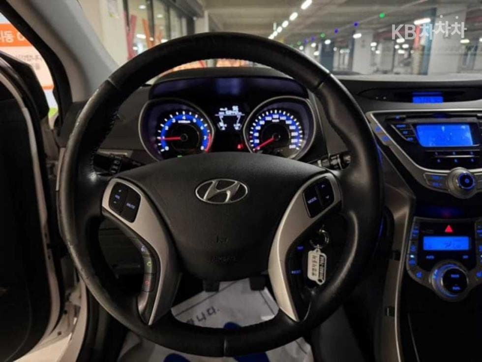 Hyundai Avante (Elantra)MDM16 GDi LUXURY - 8