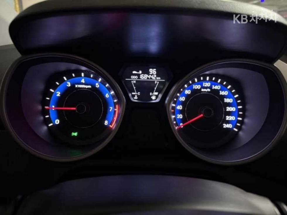 Hyundai Avante (Elantra)MDM16 GDi LUXURY - 9