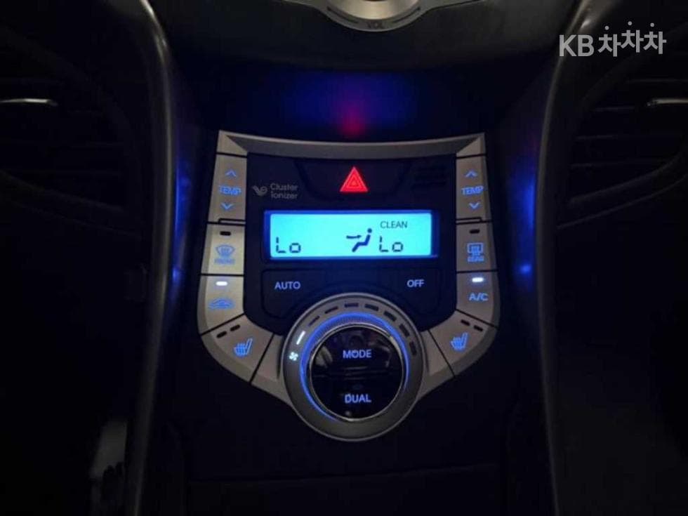 Hyundai Avante (Elantra)MDM16 GDi LUXURY - 11