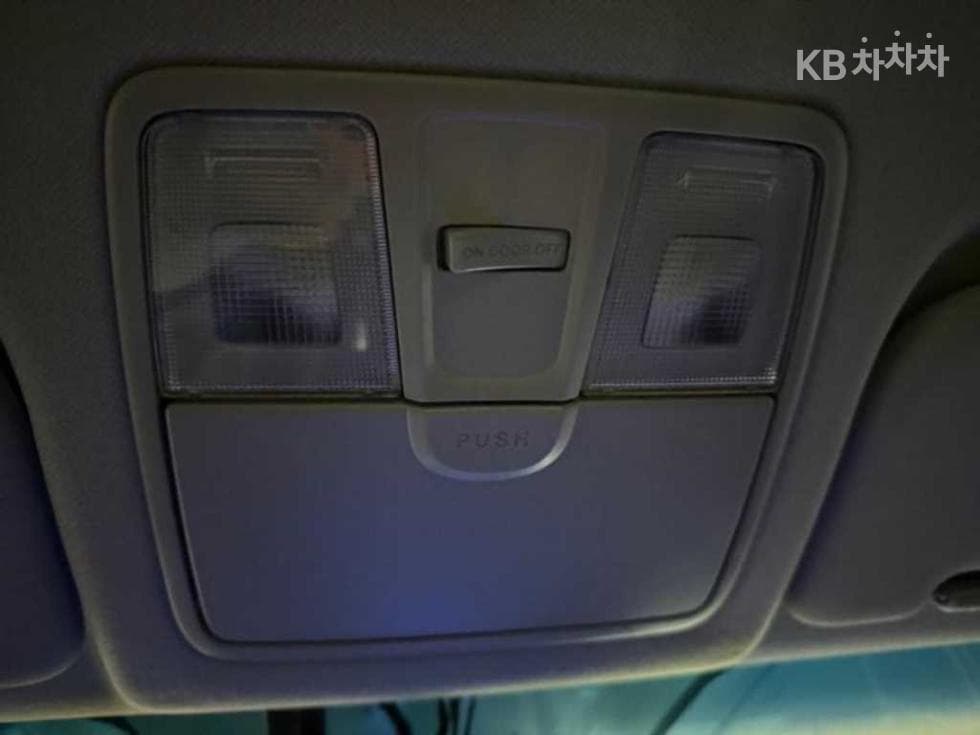 Hyundai Avante (Elantra)MDM16 GDi LUXURY - 12