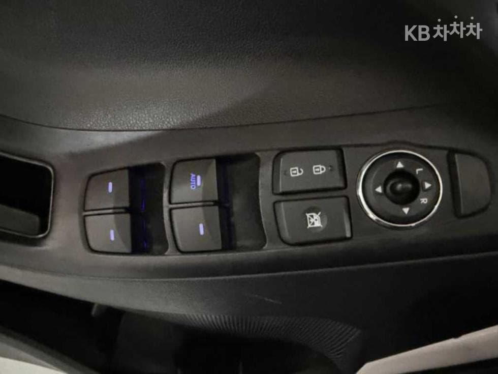 Hyundai Avante (Elantra)MDM16 GDi LUXURY - 17