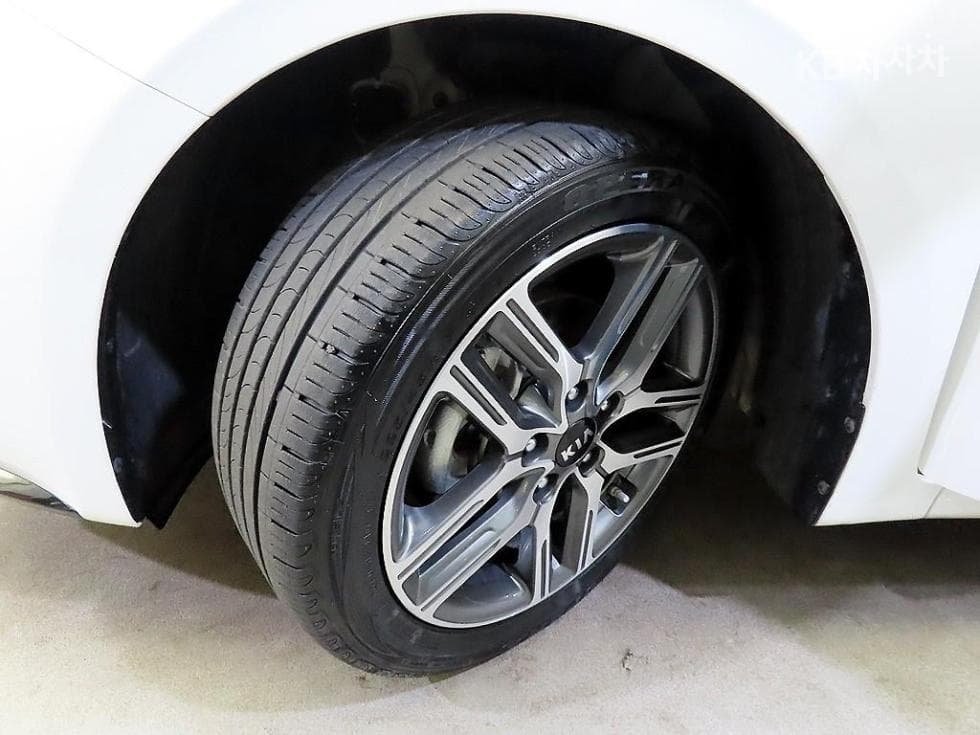 Kia All New K31.6 Gasoline Prestige - 19