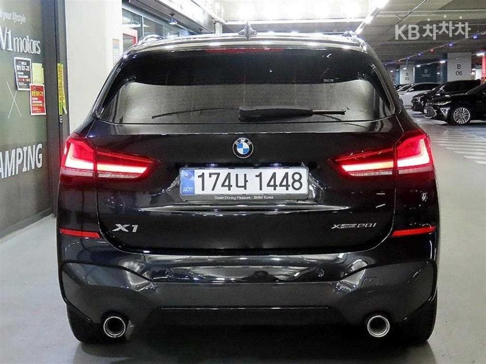 BMW X1 (F48)xDrive 20i M Sport Package - 5