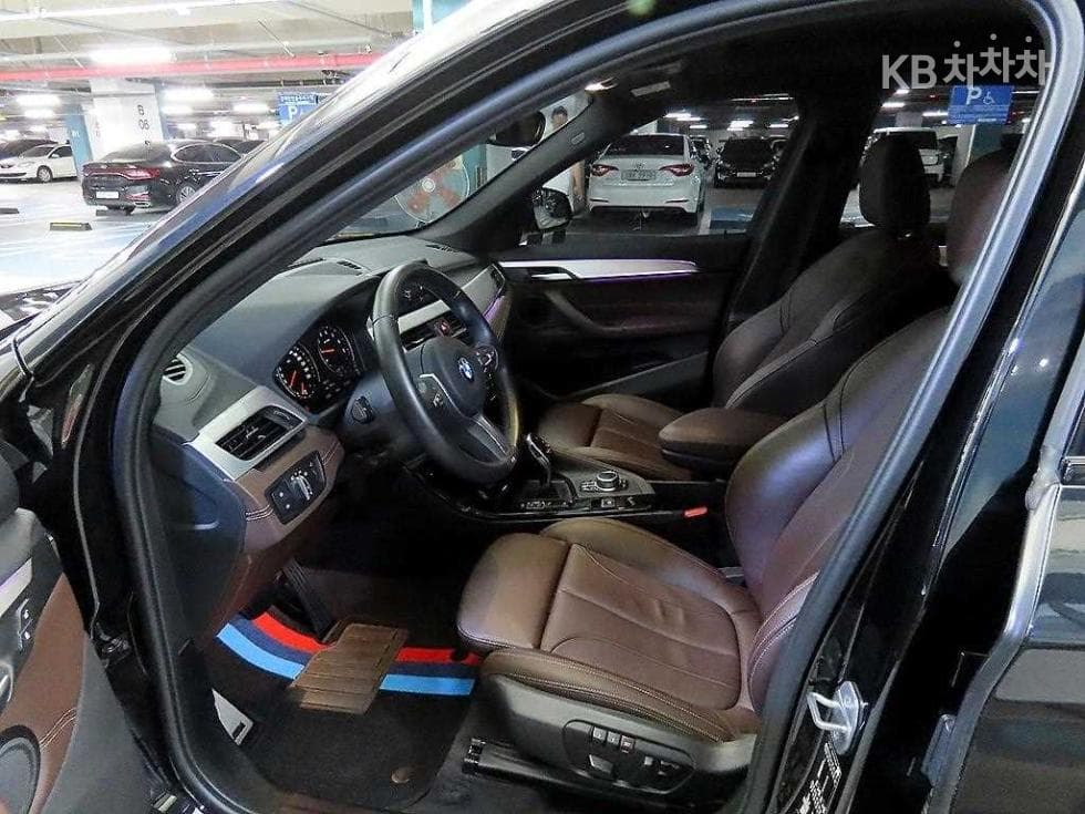 BMW X1 (F48)xDrive 20i M Sport Package - 6