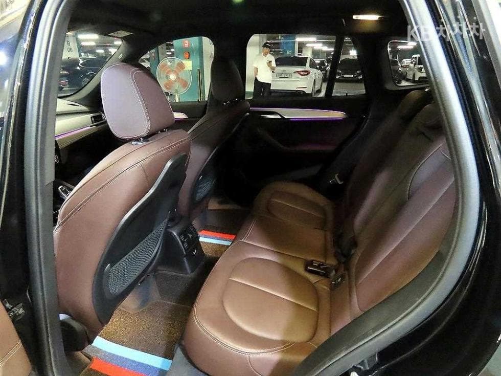 BMW X1 (F48)xDrive 20i M Sport Package - 7
