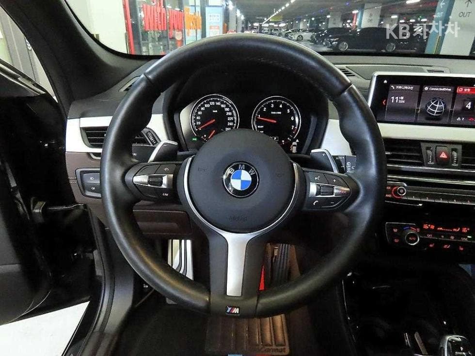 BMW X1 (F48)xDrive 20i M Sport Package - 8
