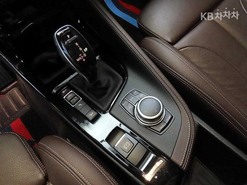 BMW X1 (F48)xDrive 20i M Sport Package - 12