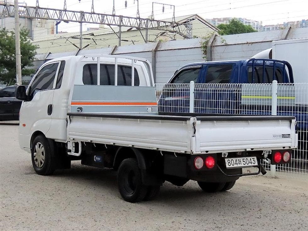 Kia Bongo 3 (light truck)1 Ton King Cab Extra Long CRDi Luxury - 3