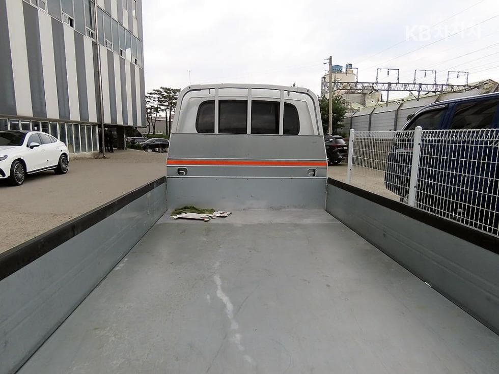Kia Bongo 3 (light truck)1 Ton King Cab Extra Long CRDi Luxury - 5