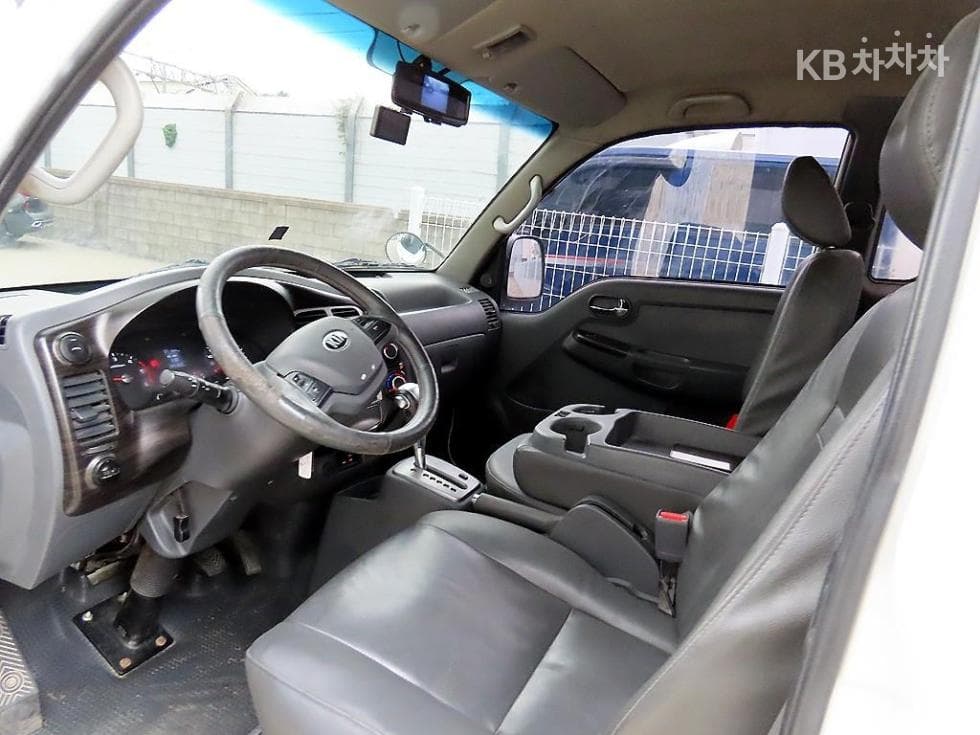 Kia Bongo 3 (light truck)1 Ton King Cab Extra Long CRDi Luxury - 7