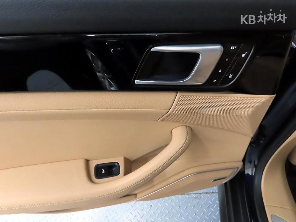 Porsche 파나메라 (971)3.0 4 Standard - 12