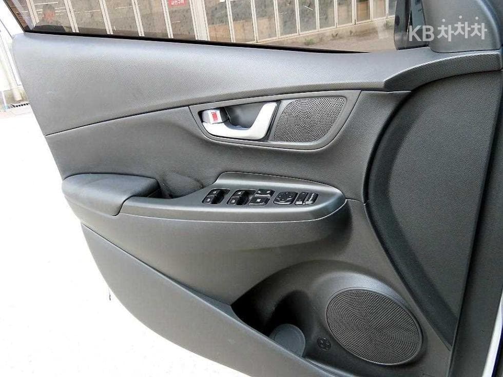 Hyundai The New (facelift) Kona1.6 Gasoline Turbo 2WD Smart - 11