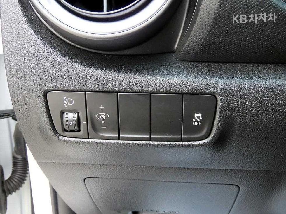 Hyundai The New (facelift) Kona1.6 Gasoline Turbo 2WD Smart - 12