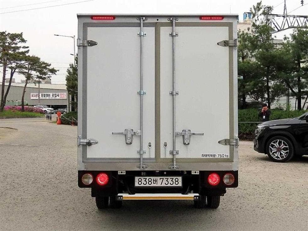 Kia The New (facelift) Bongo 3 (light truck)냉동Top (Cargo)차 1 Ton 표준형 표준캡 Extra Long L - 4