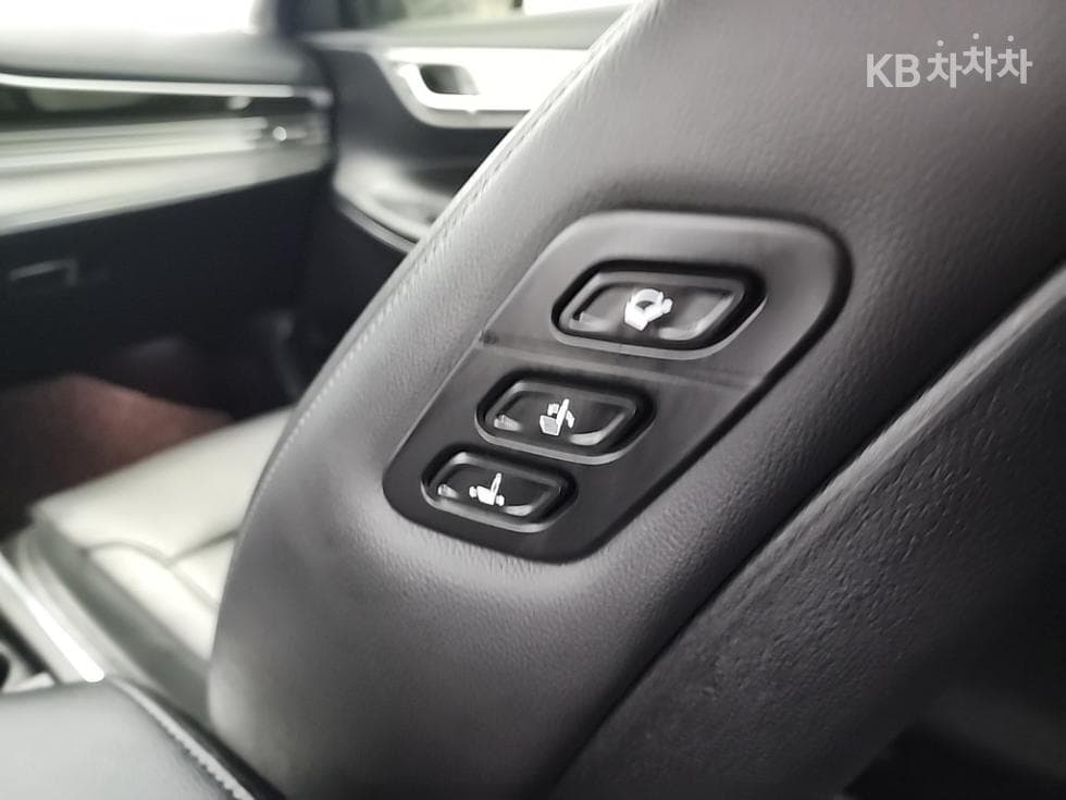 Hyundai The New (facelift) Grandeur (Azera)2.5 Exclusive - 14