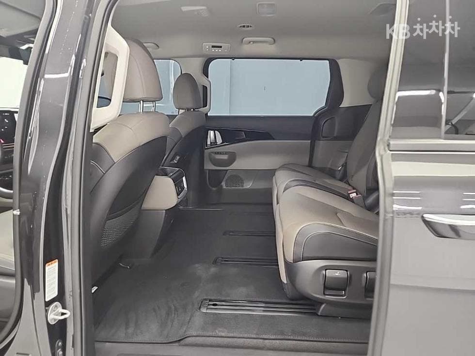 Kia The New (facelift) Carnival 4th generationD2.2 7-seater (Limousine) Signature - 12