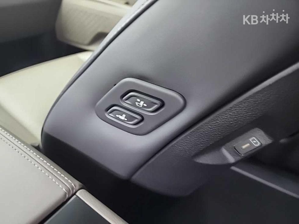Kia The New (facelift) Carnival 4th generationD2.2 7-seater (Limousine) Signature - 14