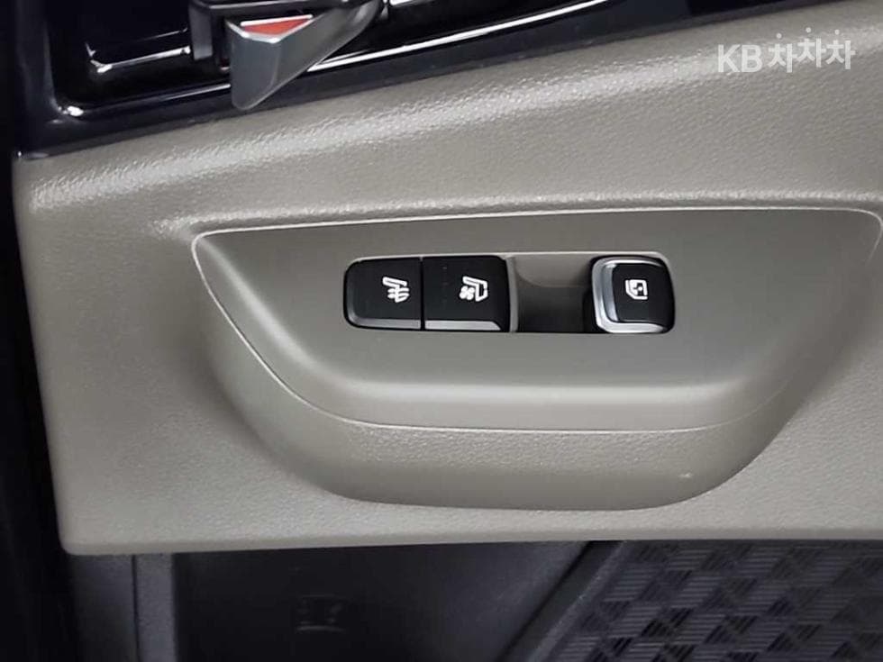 Kia The New (facelift) Carnival 4th generationD2.2 7-seater (Limousine) Signature - 15