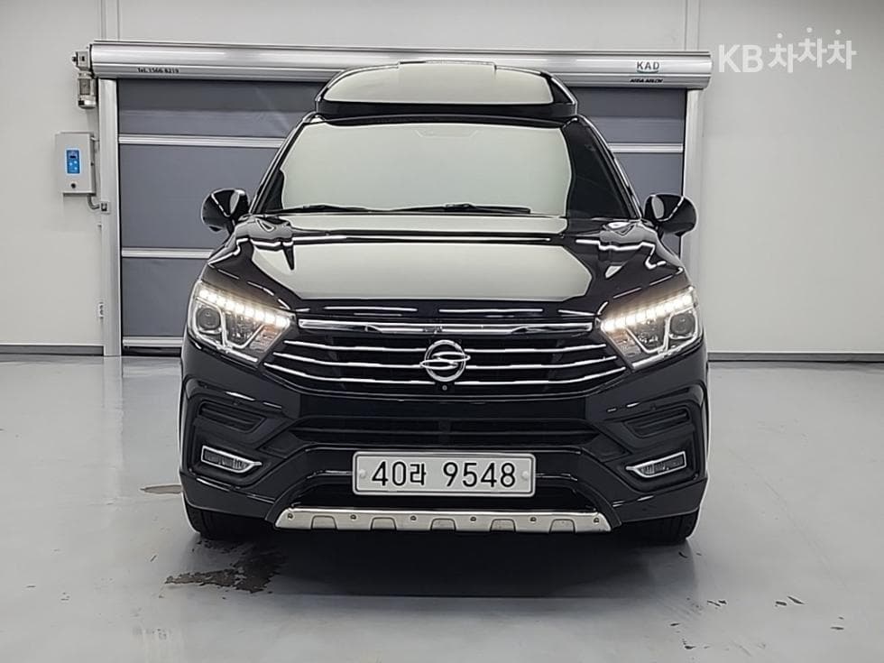 KG Mobility 코란도 투리스모9-seater 4WD 샤토 하이 Limousine - 2