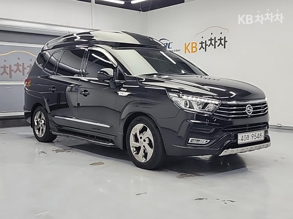 KG Mobility 코란도 투리스모9-seater 4WD 샤토 하이 Limousine - 4