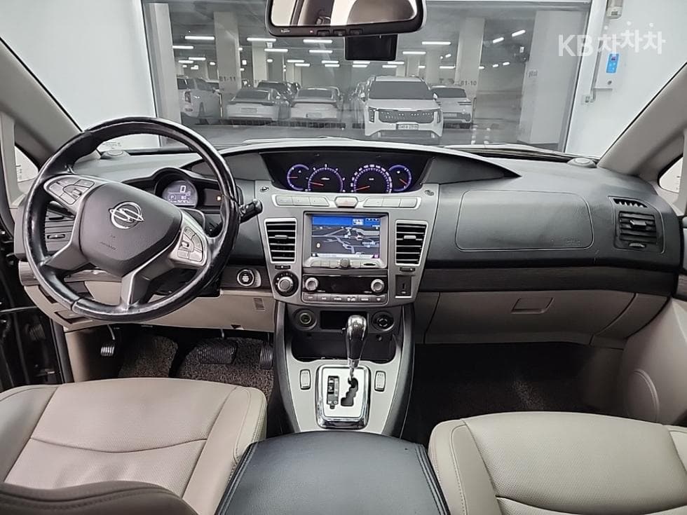 KG Mobility 코란도 투리스모9-seater 4WD 샤토 하이 Limousine - 7