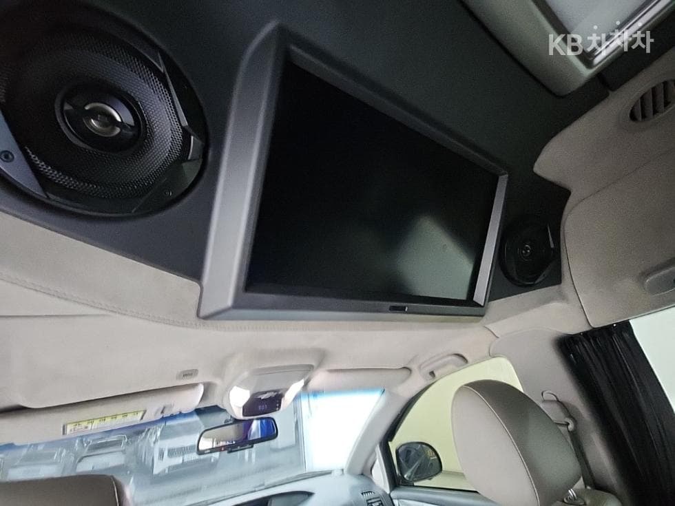 KG Mobility 코란도 투리스모9-seater 4WD 샤토 하이 Limousine - 14