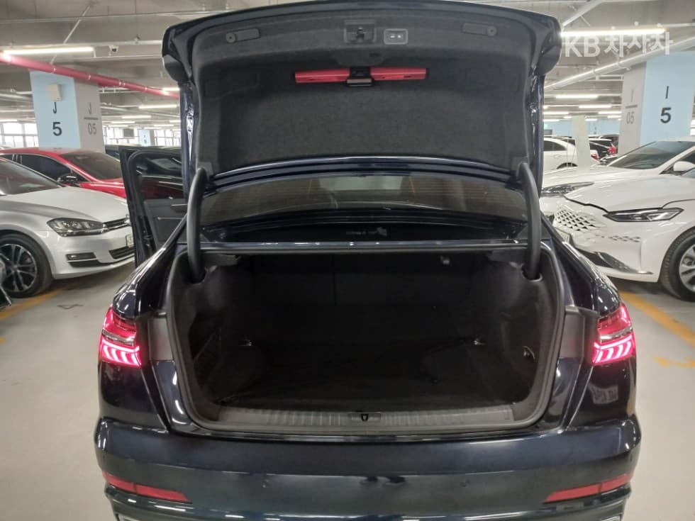 Ауди A6(C8)45 TFSI Quattro Premium - 10