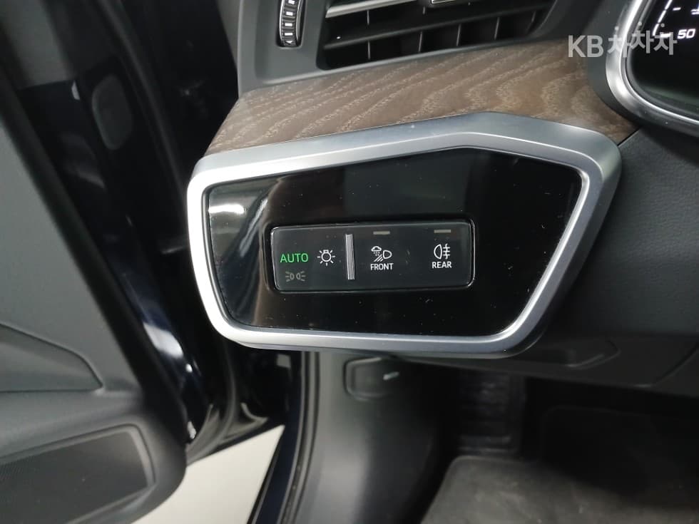 Ауди A6(C8)45 TFSI Quattro Premium - 14