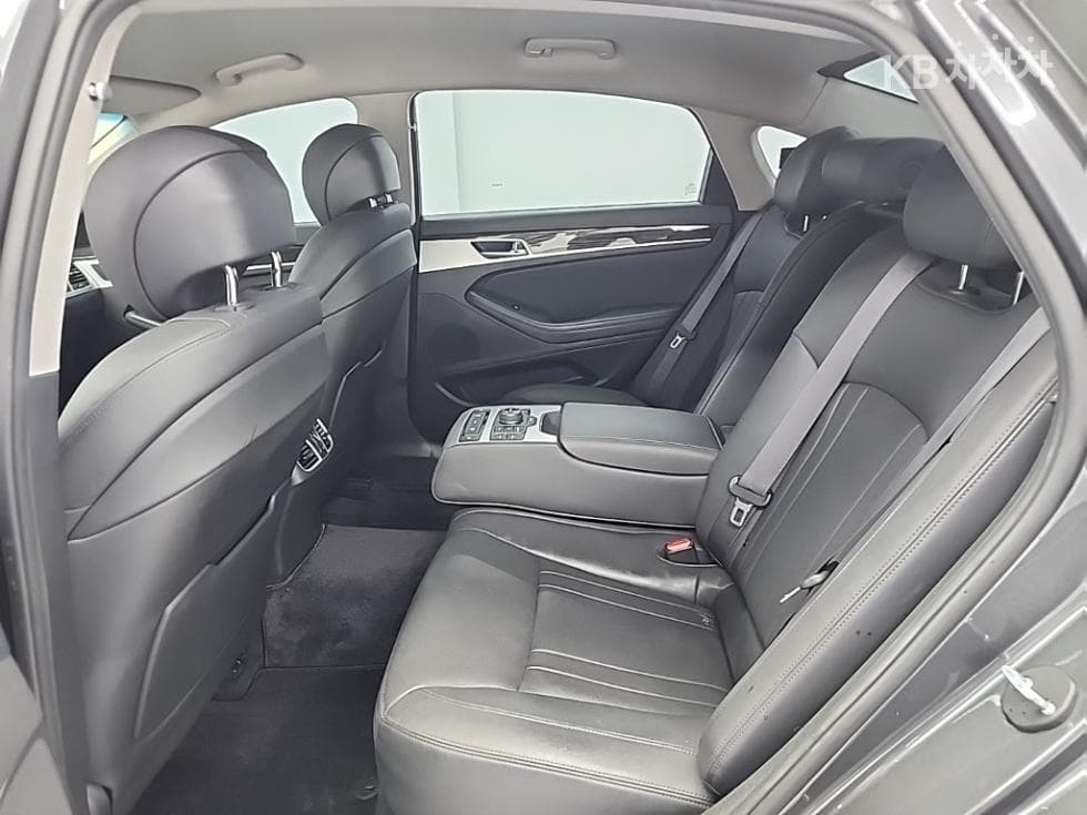 Genesis G803.3 GDI AWD Luxury - 12