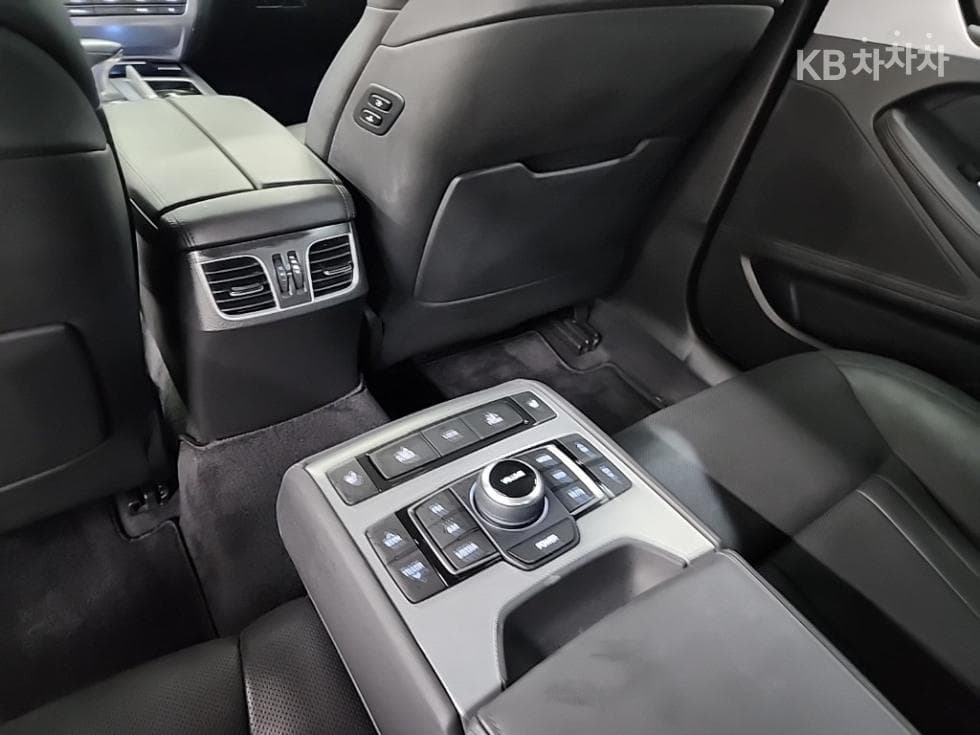 Genesis G803.3 GDI AWD Luxury - 13