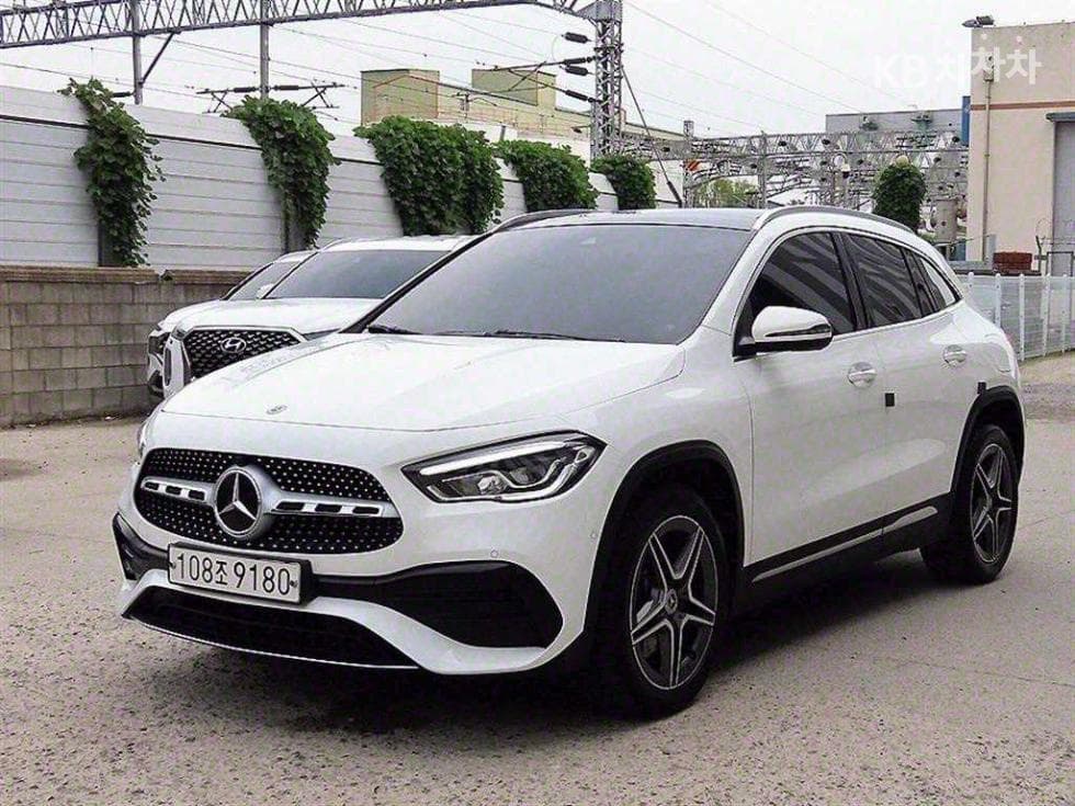 Mercedes-Benz GLA H247250 4Matic Стандартен - 2