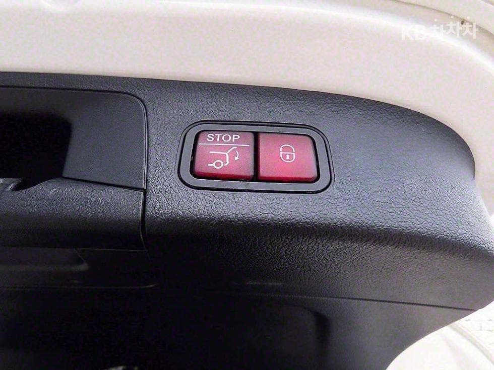Mercedes-Benz GLA H247250 4Matic Стандартен - 17
