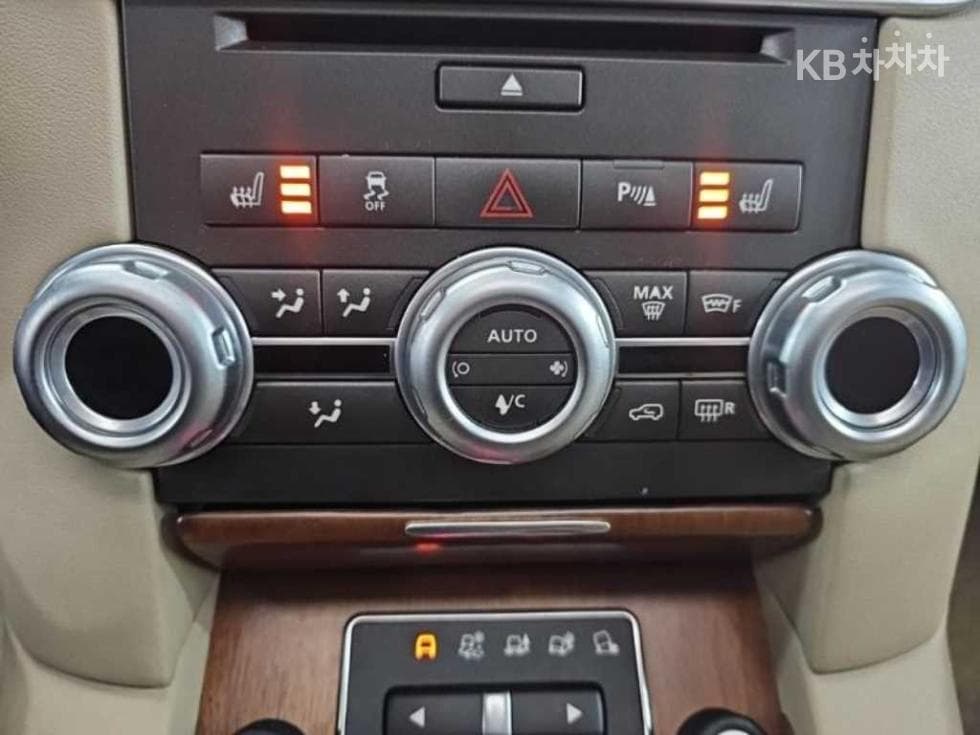 Land Rover 디스커버리43.0 SDV6 SE - 8