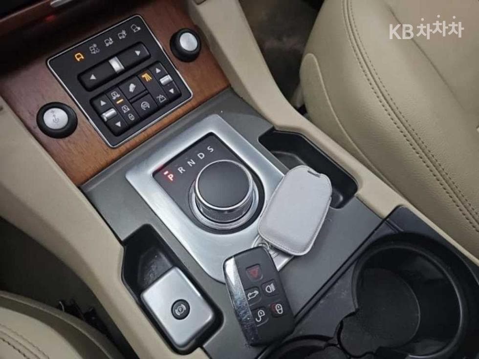 Land Rover 디스커버리43.0 SDV6 SE - 11