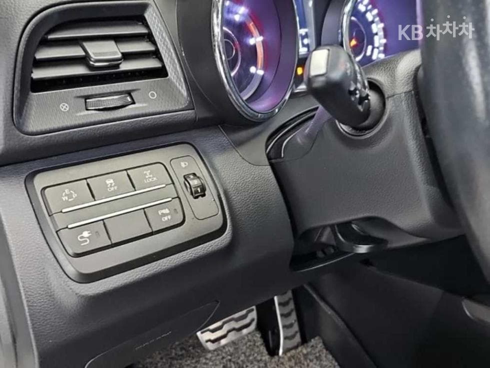 KG Mobility Tivoli Air4WD RX - 13