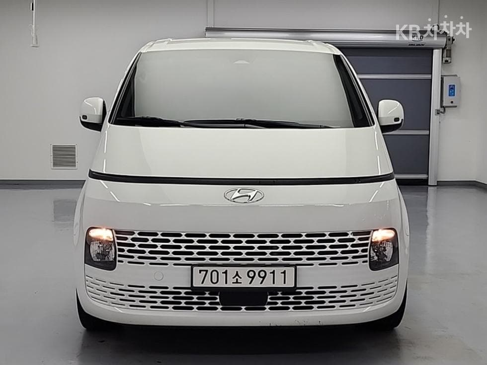 Хюндай Staria2.2 Турер 11 AWD Modern - 2