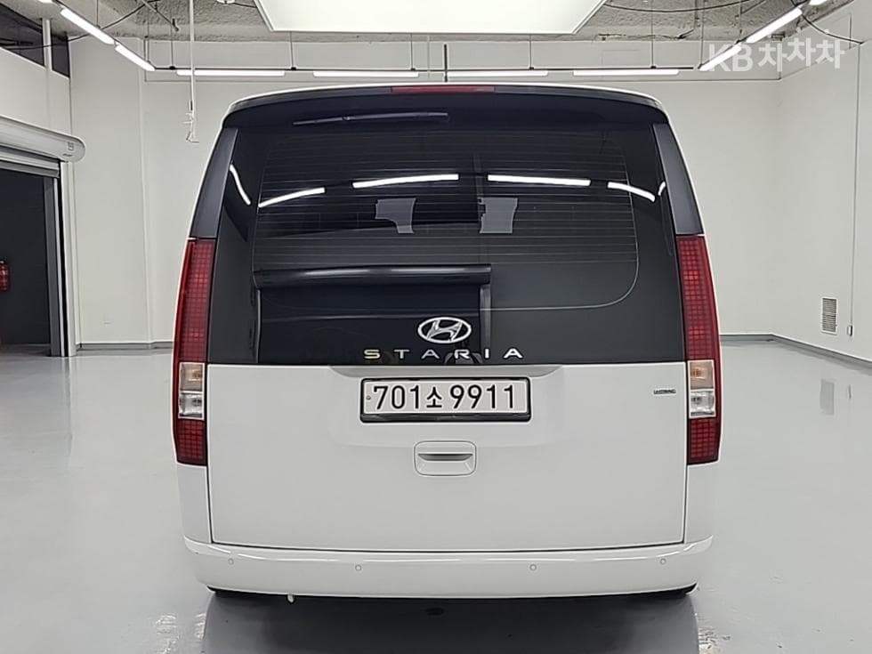Хюндай Staria2.2 Турер 11 AWD Modern - 3