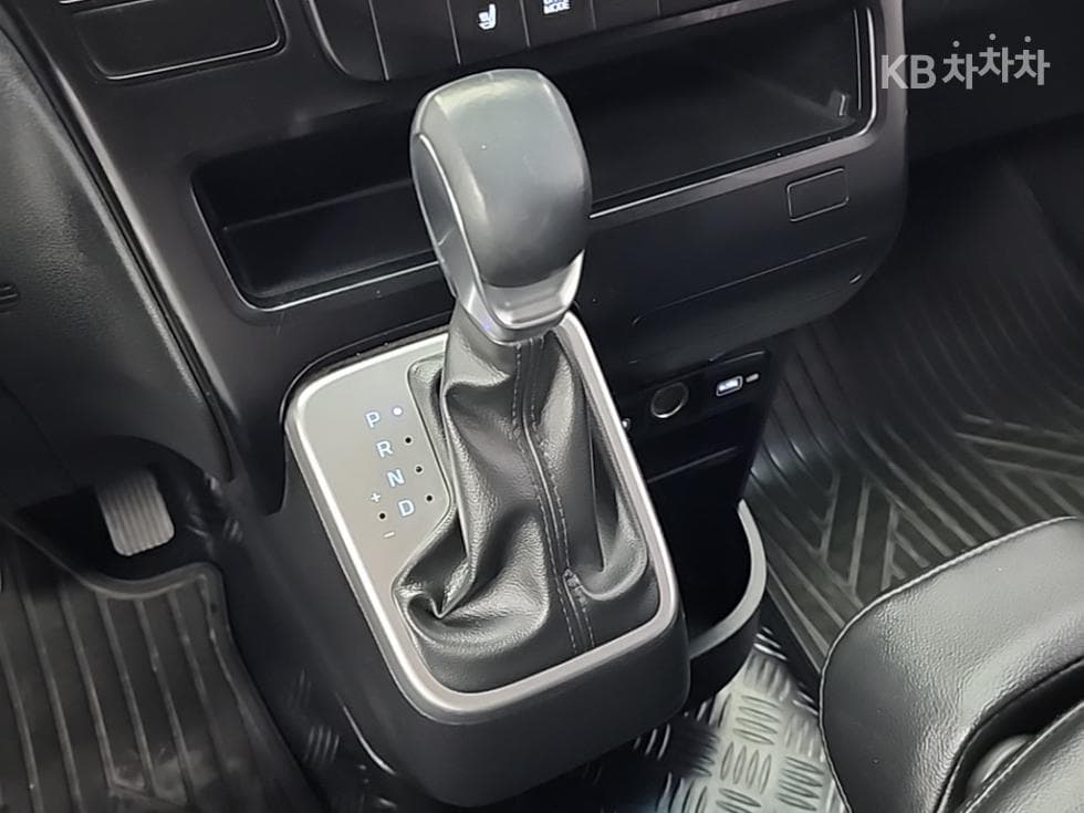 Хюндай Staria2.2 Турер 11 AWD Modern - 8