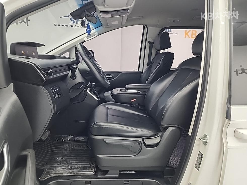 Хюндай Staria2.2 Турер 11 AWD Modern - 11