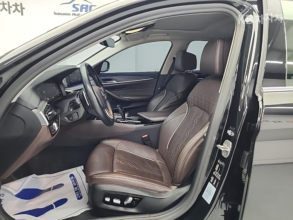 BMW 올New5 Series (G30)520d Luxury Line Plus - 11