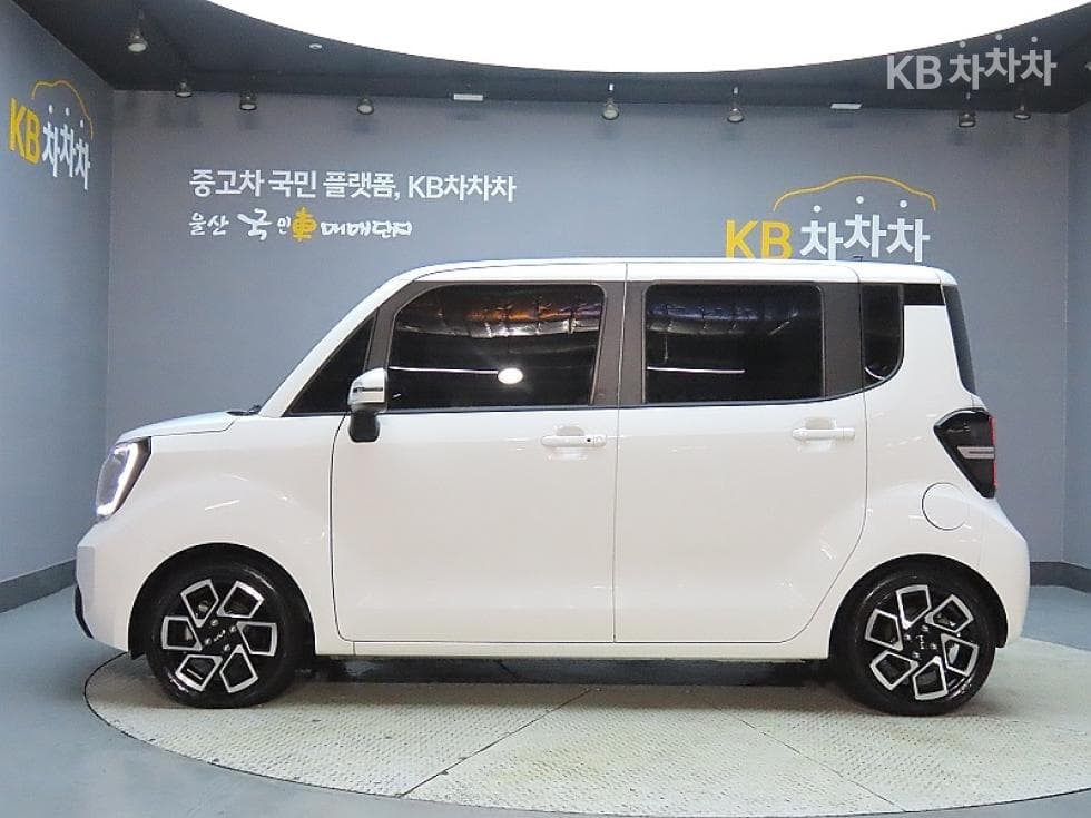 Kia The New (facelift) Kia Ray (van)1.0 Gasoline Signature - 5