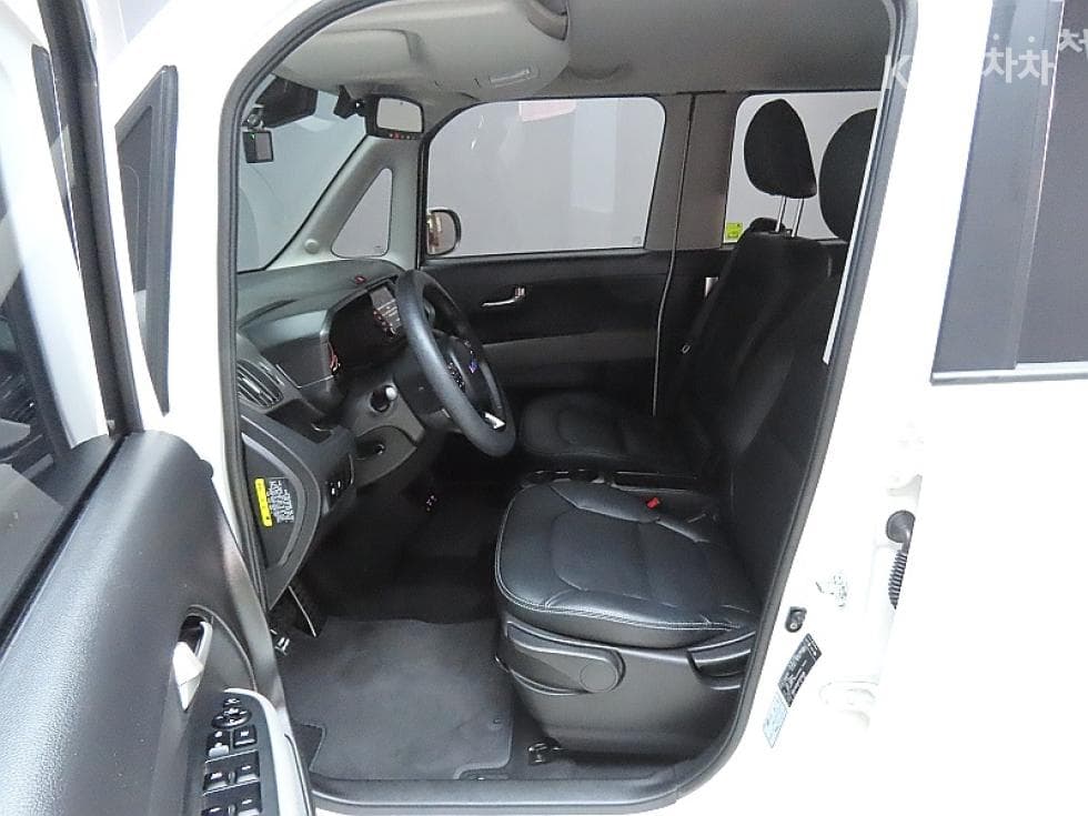 Kia The New (facelift) Kia Ray (van)1.0 Gasoline Signature - 10