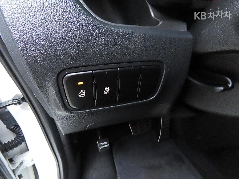 Kia The New (facelift) Kia Ray (van)1.0 Gasoline Signature - 13